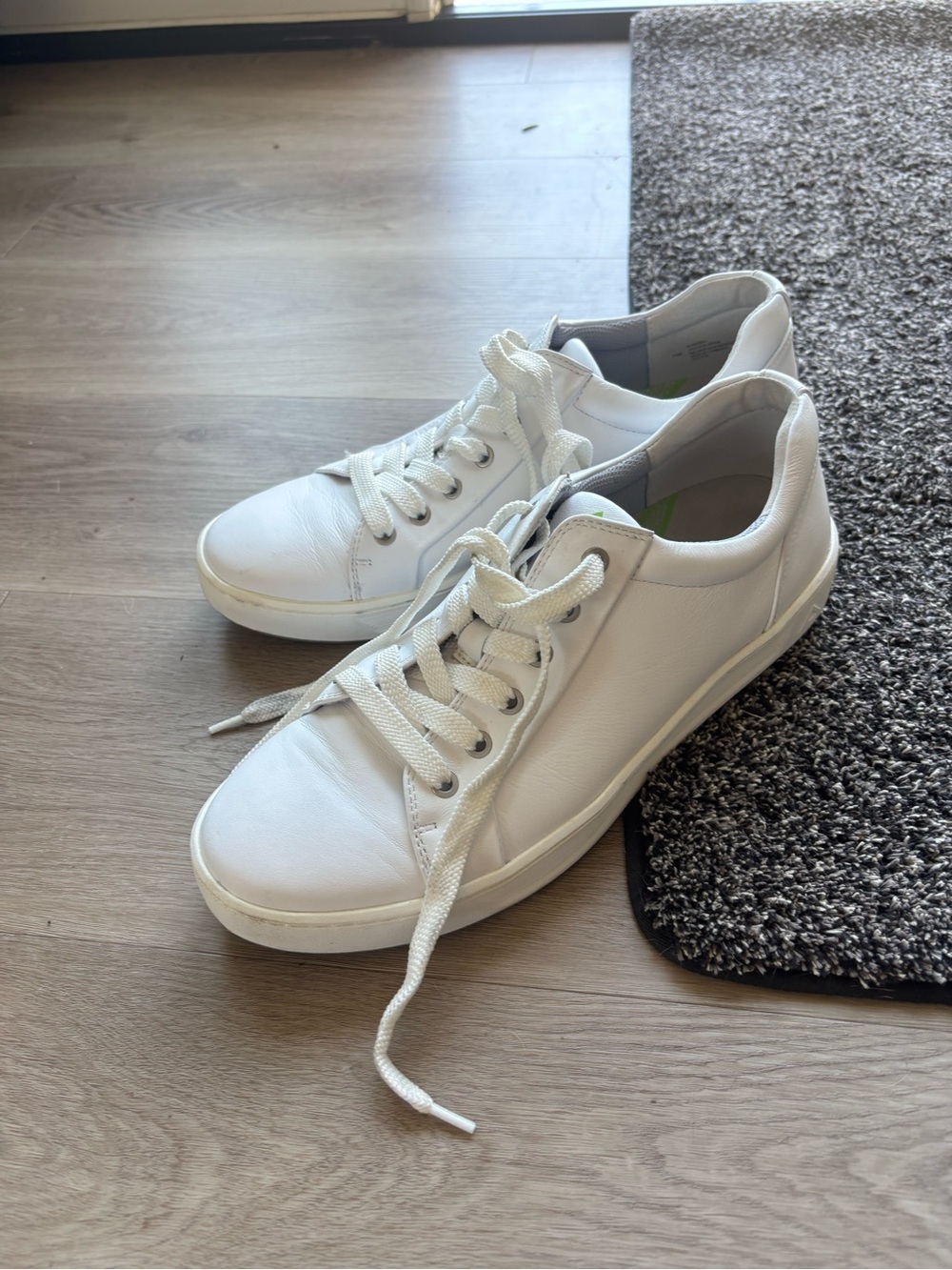 White Men’s Lace-Up Leather Sneakers - Picture 2 of 5